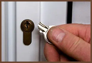 Miami Locksmith Store Miami, FL 305-507-0144 - 14-broken-key